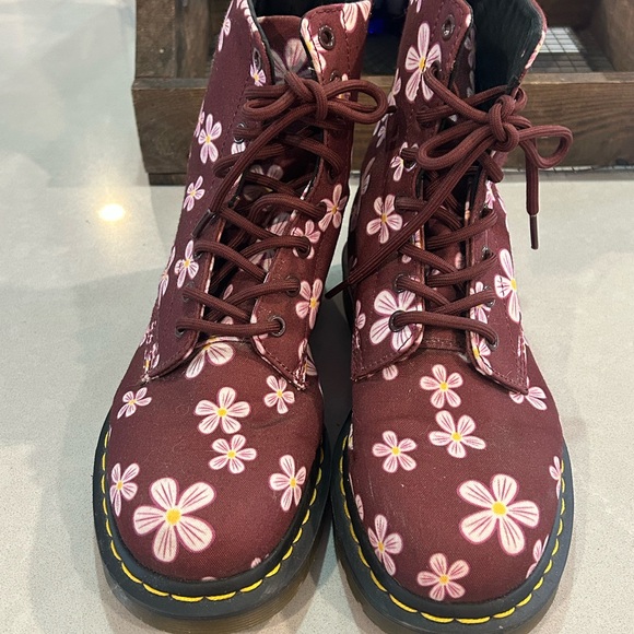 Dr. Martens Maroon with Pink Floral Boots Size 8 - Picture 2 of 7